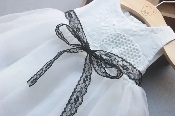 ⁦فستان شبكي فخم بدون أكمام مع حزام خصر للفتيات الرضع⁩ - الصورة ⁦8⁩