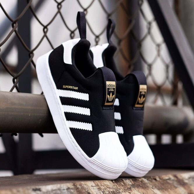⁦حذاء adidas الفخم للأطفال الصغار⁩ - الصورة ⁦2⁩