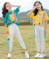 طقم كاجول من قطعتين بلوزة بأكمام قصيرة وسروال