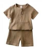 طقم ولادي صيفي مكون من قطعتين تي شرت وشورت