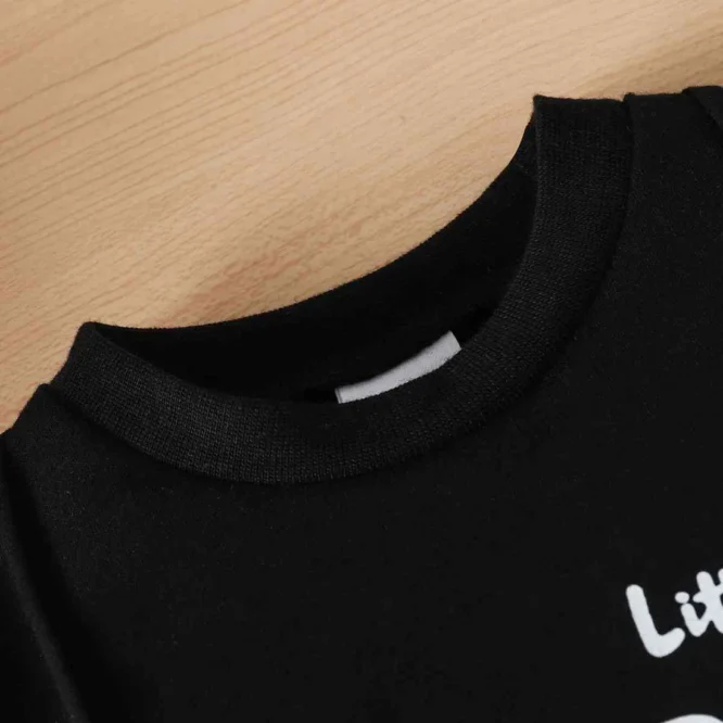 ⁦طقم ولادي مكون من قطعتين تي شيرت بياقة دائرية وأكمام طويلة من LITTLE BOSS وسروال⁩ - الصورة ⁦3⁩