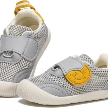 حذاء بتصميم لطيف للأطفال