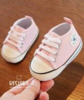 حذاء للأطفال الرضع بشكل أنيق ومانع للإنزلاق