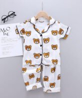 طقم ملابس نوم للأولاد والبنات بأكمام قصير مطبوع عليه رسومات دب لطيف