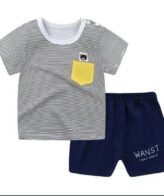 طقم شورت ولادي مكون من تي شيرت مخطط وشورت