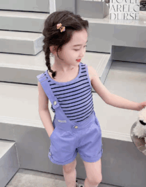 طقم بناتي أنيق وجذاب مكون من فنيلة بدون أكمام وشورت على شيال