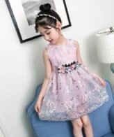 فستان بناتي أنيق بدون أكمام بتصميم جذاب